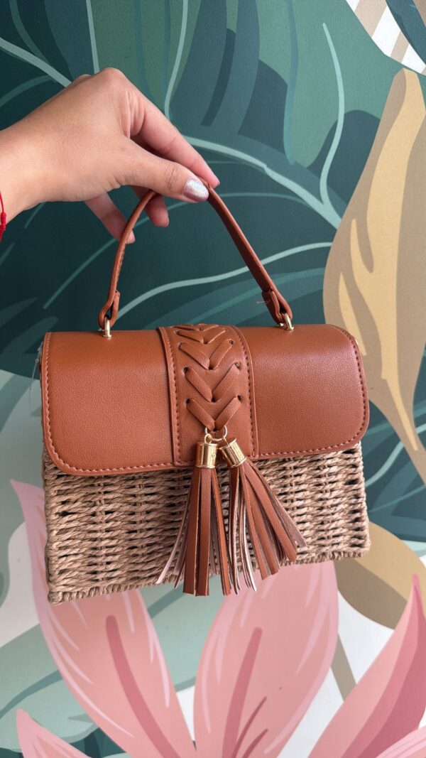Bolso rafia borlas